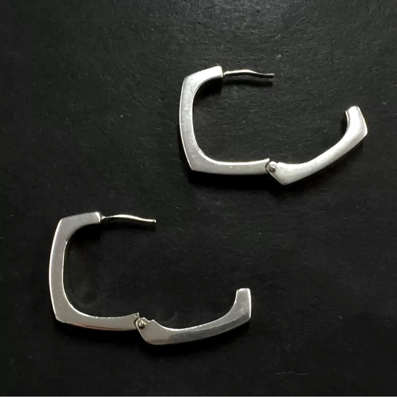 Gucci Sterling Silver Square Hoop Pierced Earrings - Picture 5 of 6